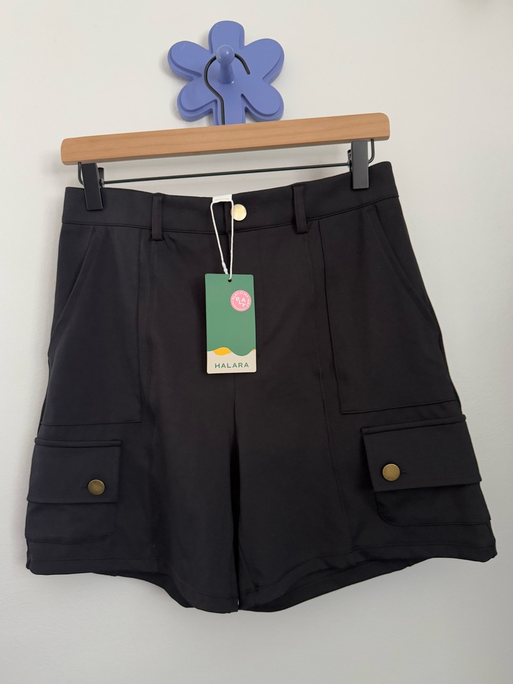 Halara Medium NEW Black Cargo Shorts High Rise Outdoor Relaxed